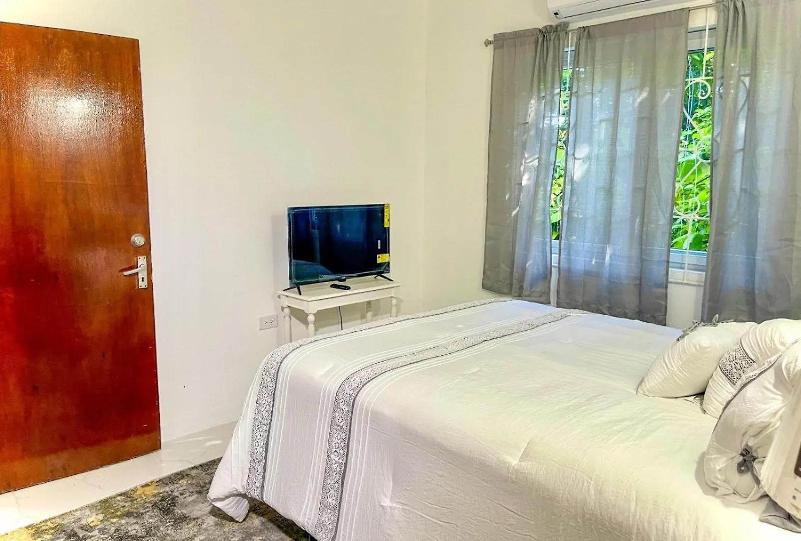 Apartment Serene Getaway-Newly Renovated Spacious 2 Beds 2 Baths Montego Bay
