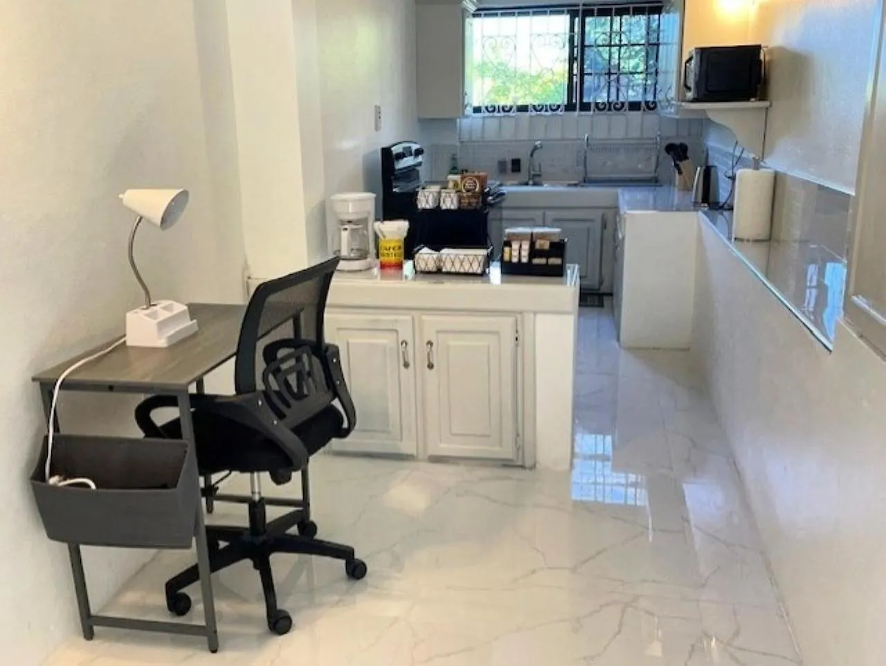 Serene Getaway-Newly Renovated Spacious 2 Beds 2 Baths Montego Bay 0*,  Jamajka