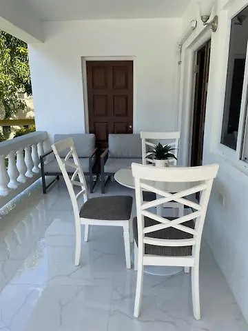 Serene Getaway-Newly Renovated Spacious 2 Beds 2 Baths Montego Bay